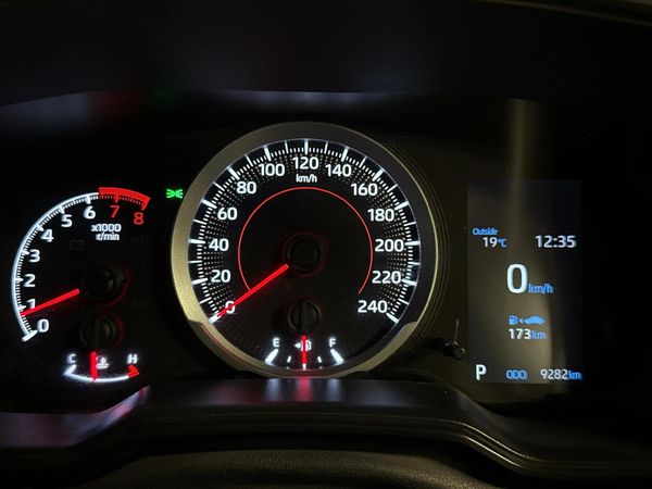 2022-Toyota-Corolla-Cross-18-XS image:2