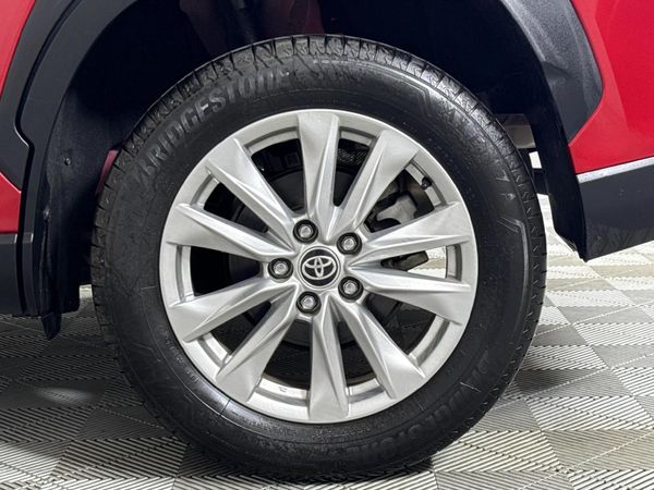 2022-Toyota-Corolla-Cross-18-XS image:6