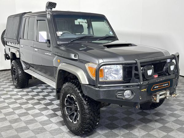 2015-Toyota-Land-Cruiser-79-45-D-Double-Cab image:14