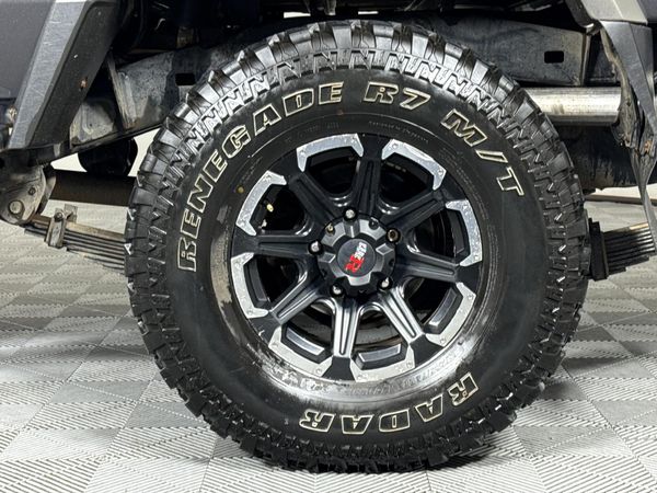 2015-Toyota-Land-Cruiser-79-45-D-Double-Cab image:6