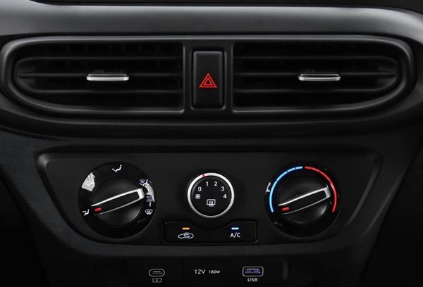 2024-Hyundai-Grand-i10-12-Fluid image:9
