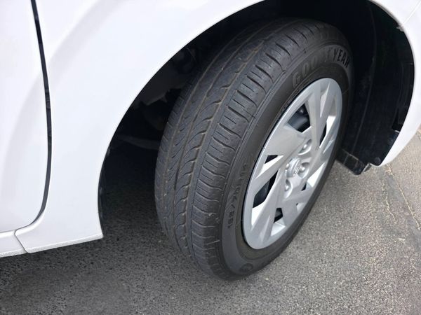 2024-Hyundai-Grand-i10-12-Fluid image:12