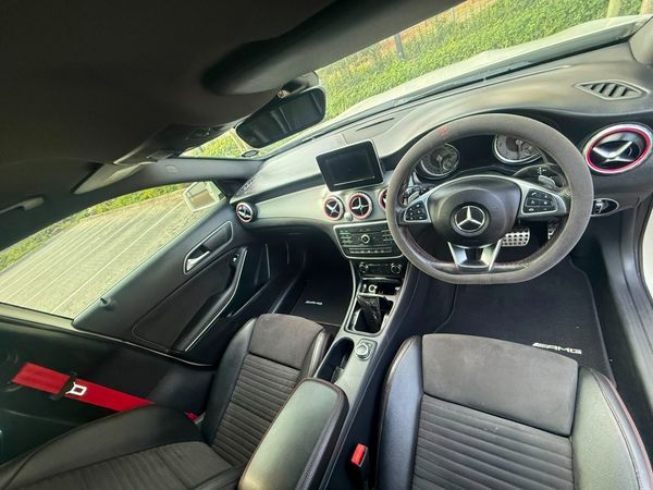 2016-Mercedes-Benz-GLA-200-CDI-Auto image:6