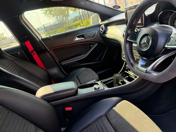 2016-Mercedes-Benz-GLA-200-CDI-Auto image:8