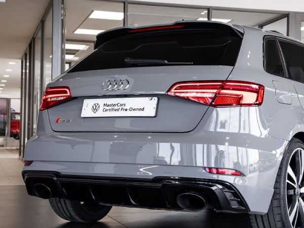 2021-Audi-RS3-Sportback-quattro image:9