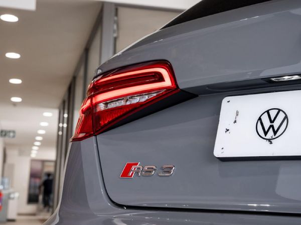 2021-Audi-RS3-Sportback-quattro image:11