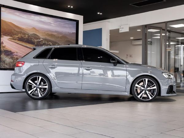 2021-Audi-RS3-Sportback-quattro image:14