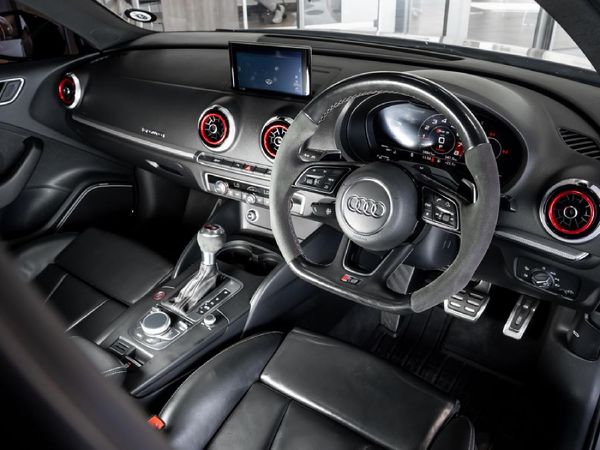 2021-Audi-RS3-Sportback-quattro image:16