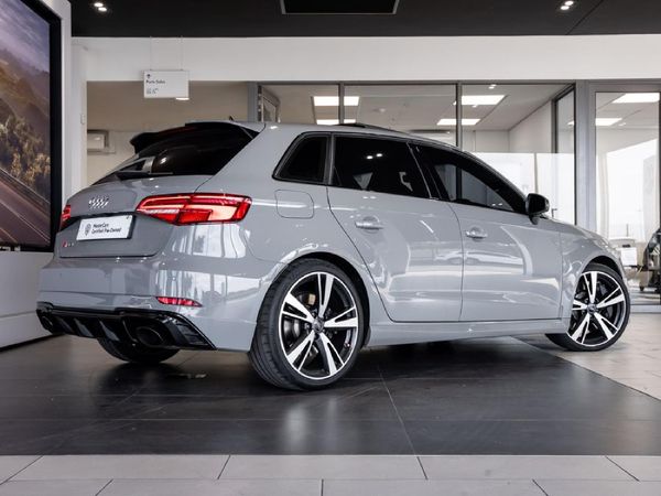 2021-Audi-RS3-Sportback-quattro image:7