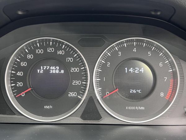 2013-Volvo-S60-T3-Elite image:9