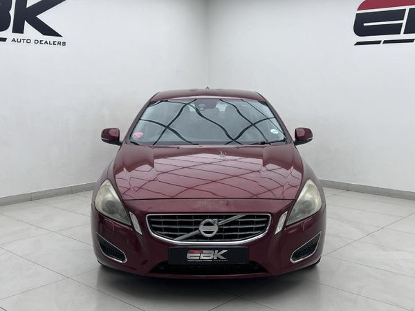 2013-Volvo-S60-T3-Elite image:1