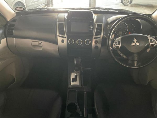 2015-Mitsubishi-Pajero-Sport-25D-Auto image:10