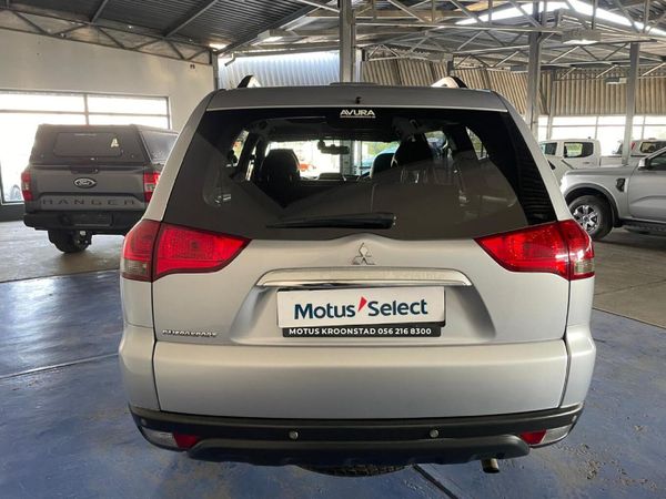 2015-Mitsubishi-Pajero-Sport-25D-Auto image:5