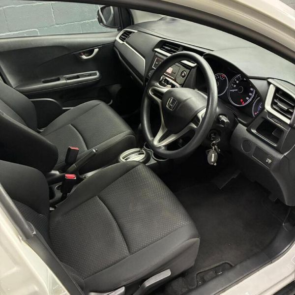 2021-Honda-BR-V-15-Comfort-Auto image:5