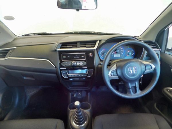 2016-Honda-Brio-12-Comfort image:7