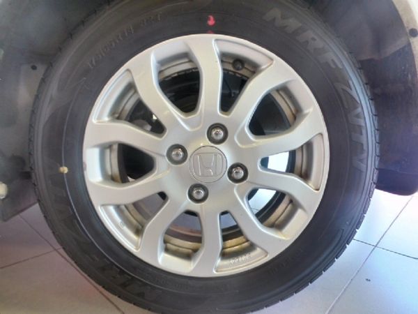 2016-Honda-Brio-12-Comfort image:8