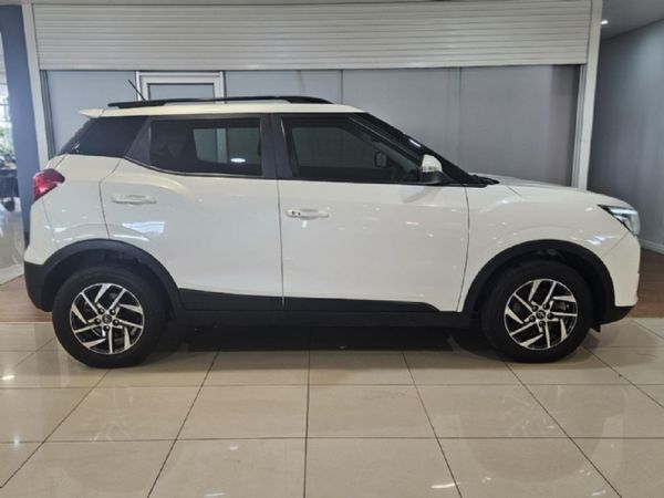 2024-Mahindra-XUV-300-12T-W8 image:1