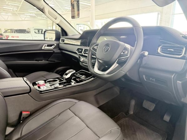 2026-Foton-Tunland-20T-G7-Luxury-Double-Cab-Auto image:10