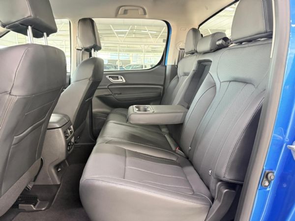 2026-Foton-Tunland-20T-G7-Luxury-Double-Cab-Auto image:5