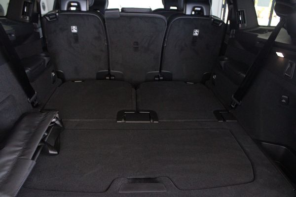 2026-Volvo-XC90-B5-AWD-Ultra-Dark image:11