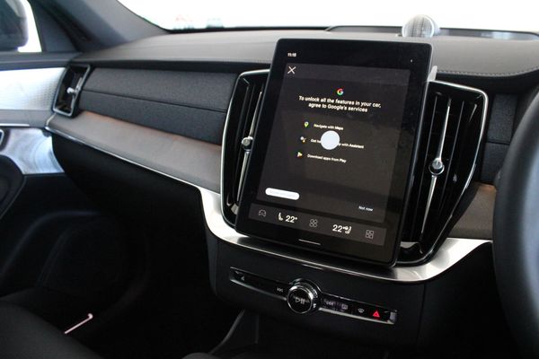 2026-Volvo-XC90-B5-AWD-Ultra-Dark image:14