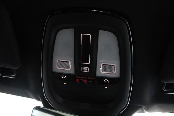 2026-Volvo-XC90-B5-AWD-Ultra-Dark image:18