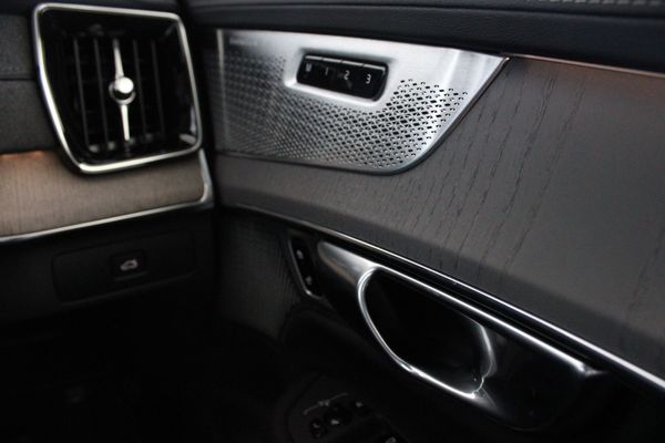 2026-Volvo-XC90-B5-AWD-Ultra-Dark image:21