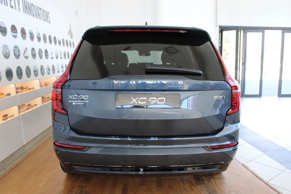 2026-Volvo-XC90-B5-AWD-Ultra-Dark image:3