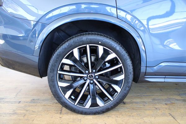 2026-Volvo-XC90-B5-AWD-Ultra-Dark image:7