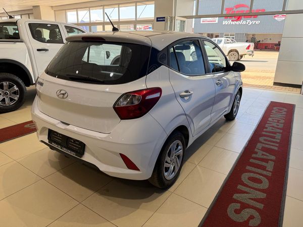 2022-Hyundai-Grand-i10-10-Motion image:3