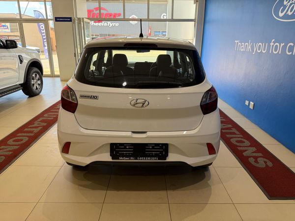2022-Hyundai-Grand-i10-10-Motion image:4