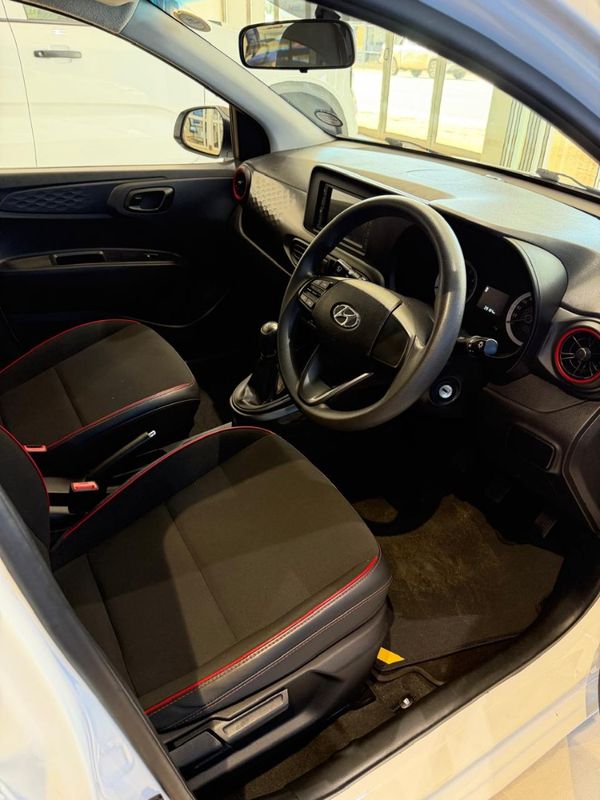 2022-Hyundai-Grand-i10-10-Motion image:6