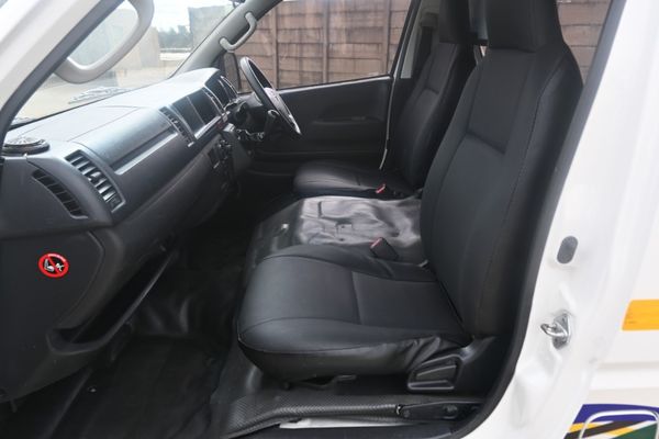 2021-Toyota-Quantum-25-D-4D-Sesfikile-16-seat image:11