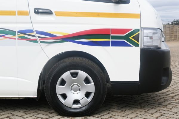 2021-Toyota-Quantum-25-D-4D-Sesfikile-16-seat image:4