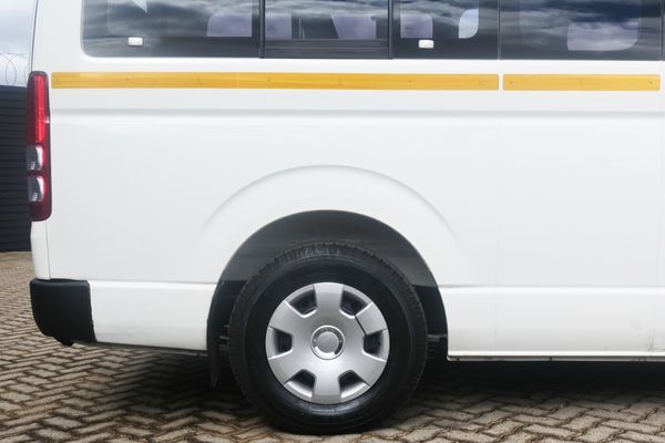 2021-Toyota-Quantum-25-D-4D-Sesfikile-16-seat image:5
