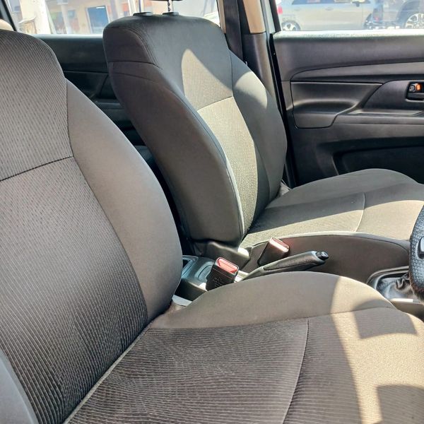 2023-Suzuki-Ertiga-15-GL image:11