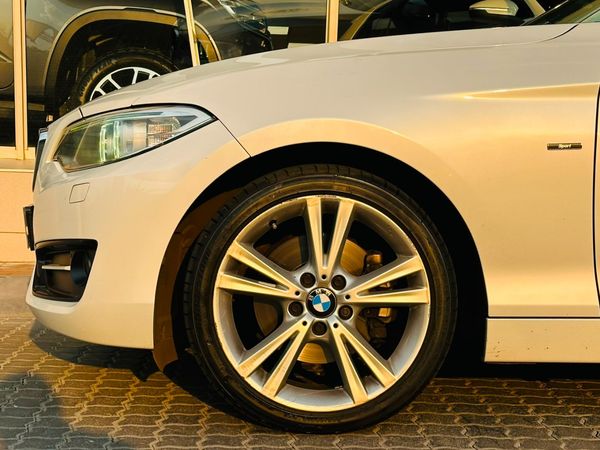 2015-BMW-2-Series-220i-Luxury-Line-Auto image:12