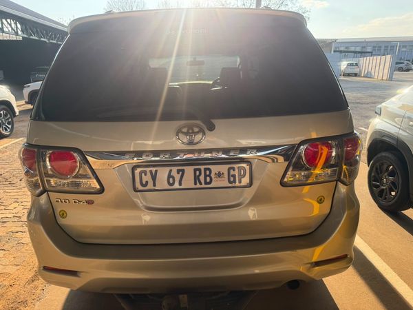 2014-Toyota-Fortuner-30-D-4D-Raised-Body-Auto image:6