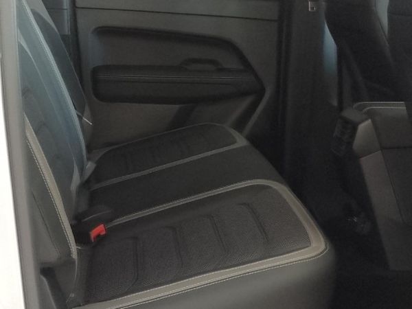 2025-Volkswagen-Amarok-20-BiTDI-154kW-4Motion-Style-Double-Cab image:5