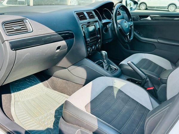 2019-Volkswagen-Jetta-GP-20-TDI-Highline-Auto image:3
