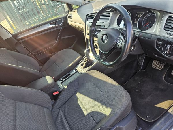 2014-Volkswagen-Golf-VII-14-TSI-Comfortline-Auto image:16