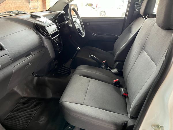 2024-Isuzu-D-Max-250C-Fleetside-Single-Cab image:5