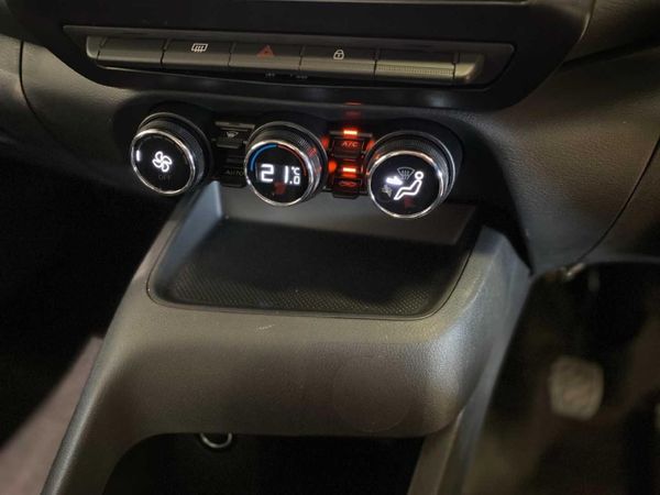 2026-Nissan-Magnite-10-Visia image:12