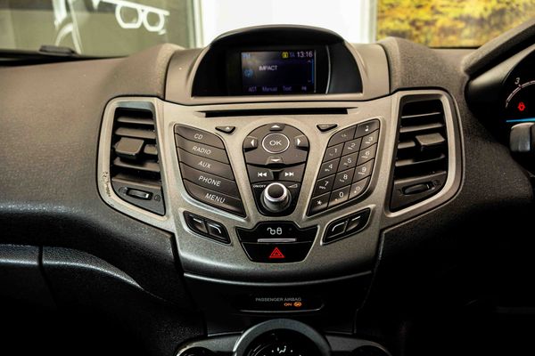 2018-Ford-Fiesta-10-EcoBoost-Ambiente-5-dr image:14