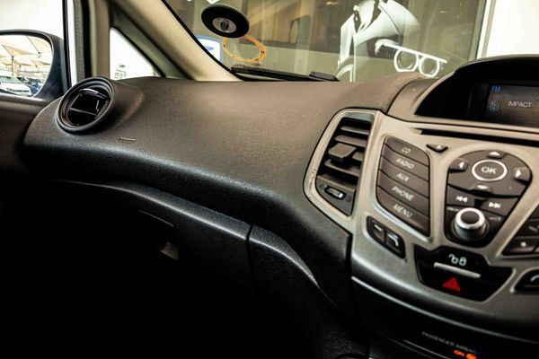 2018-Ford-Fiesta-10-EcoBoost-Ambiente-5-dr image:15