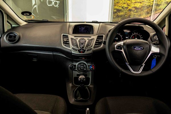 2018-Ford-Fiesta-10-EcoBoost-Ambiente-5-dr image:17