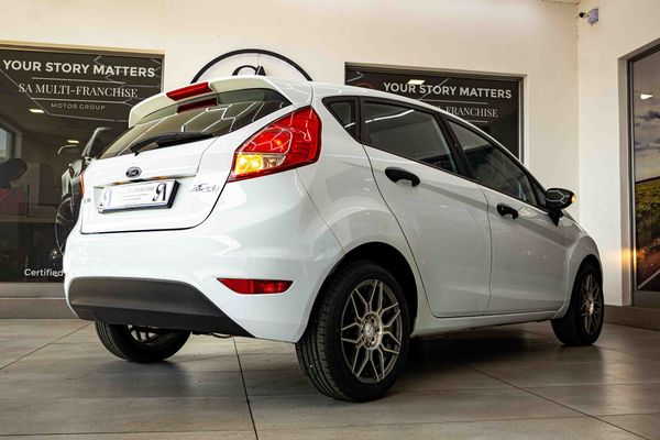 2018-Ford-Fiesta-10-EcoBoost-Ambiente-5-dr image:5
