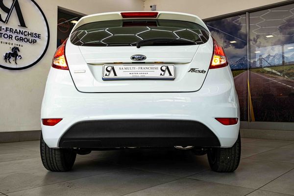 2018-Ford-Fiesta-10-EcoBoost-Ambiente-5-dr image:6