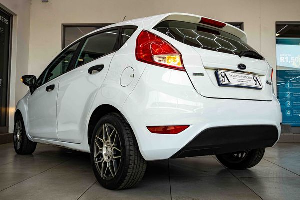 2018-Ford-Fiesta-10-EcoBoost-Ambiente-5-dr image:7