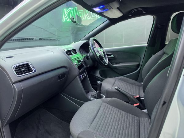 2012-Volkswagen-Polo-14-Comfortline-5-dr image:12